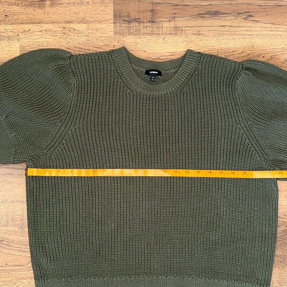 NWT! EXPRESS Olive Knit Top - Picture 4 of 7